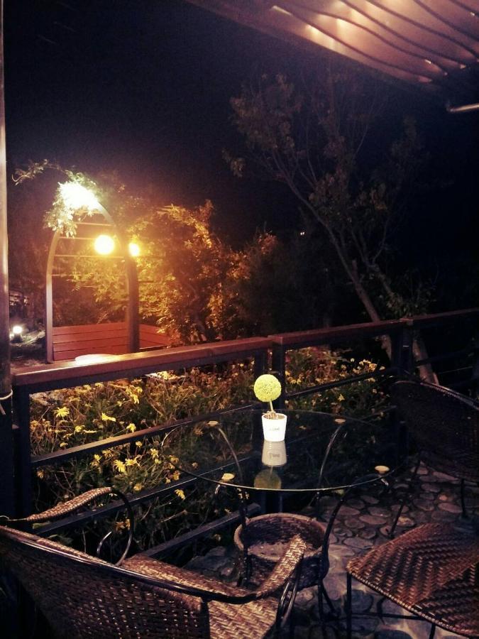 Hua Mu Xing Jing B&B 仁愛郷 エクステリア 写真